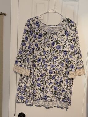 Woman Within Lavender Floral Scoop Neck Tunic with Cream Lace Trim Sz 18/20 NWOT